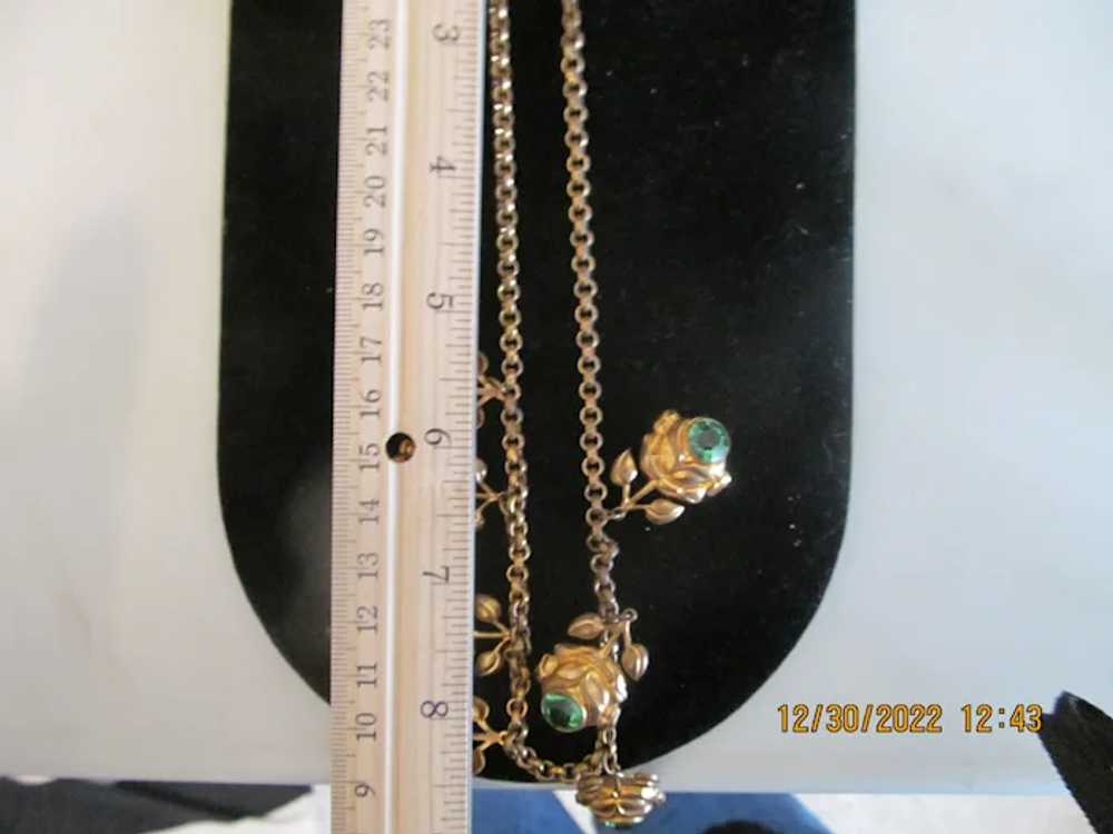 Lovely Early 30's flower necklace with green ston… - image 4