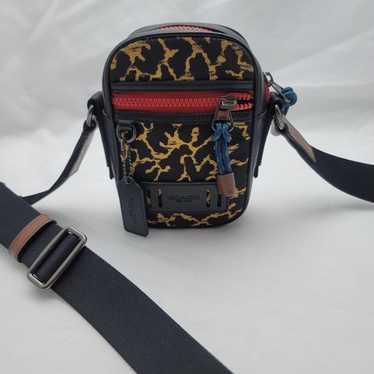 ☆COACH☆TERRAIN CROSS BODY BAG WITH WAVY ANIMAL PRINT COACH® Outlet | Terrain Crossbody With Wavy Animal Print