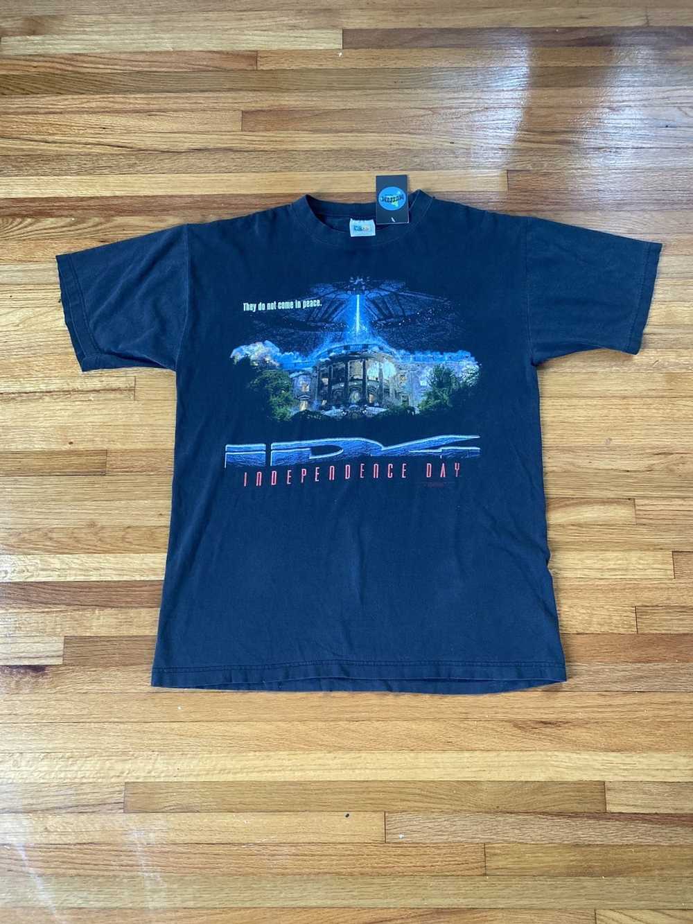 Vintage 1996 Independence Day Movie Vintage Tshirt - Gem