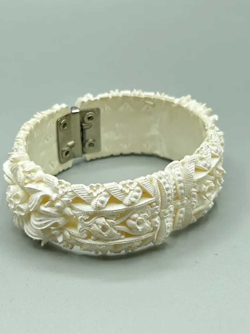 Vintage 50s Celluloid Clamper Bracelet Off White … - image 2