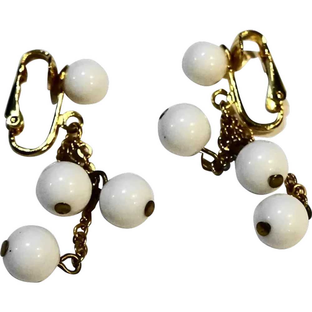 White Lucite Ball Drop Cluster Earrings Clips - image 1