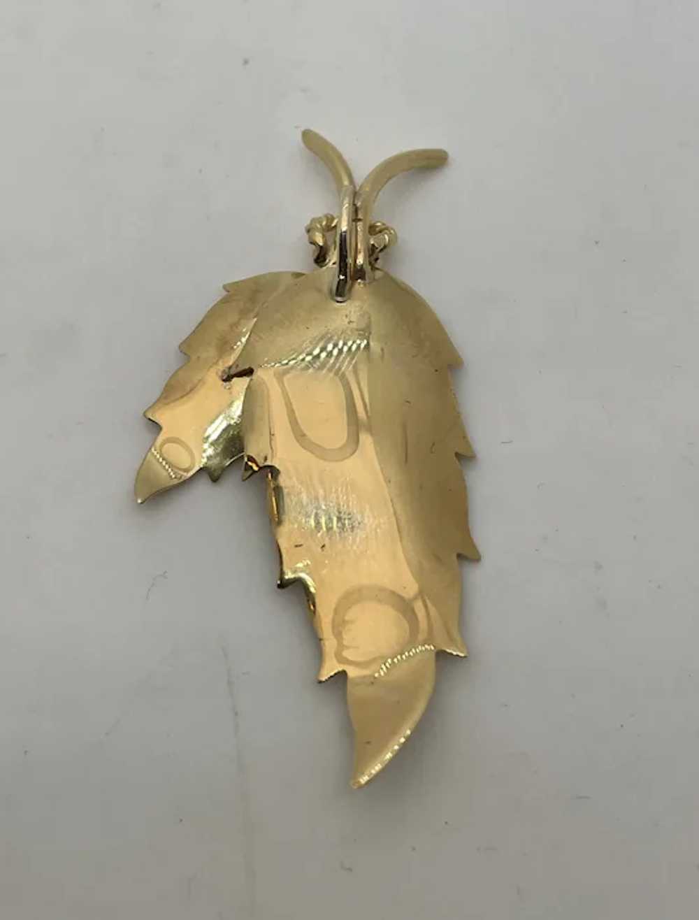 18k Yellow Gold Leaf Pendant - image 2