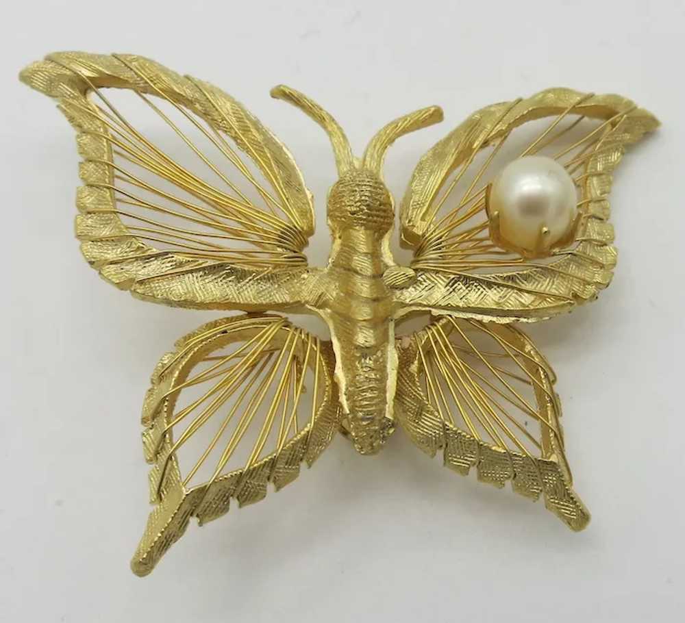 Gold tone Wire Butterfly Brooch Brooks Cultured P… - image 2