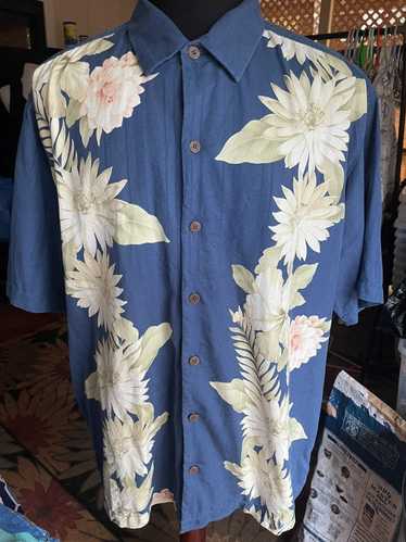 Tommy Bahama PreOwned Tommy Bahama Hawaiian Floral