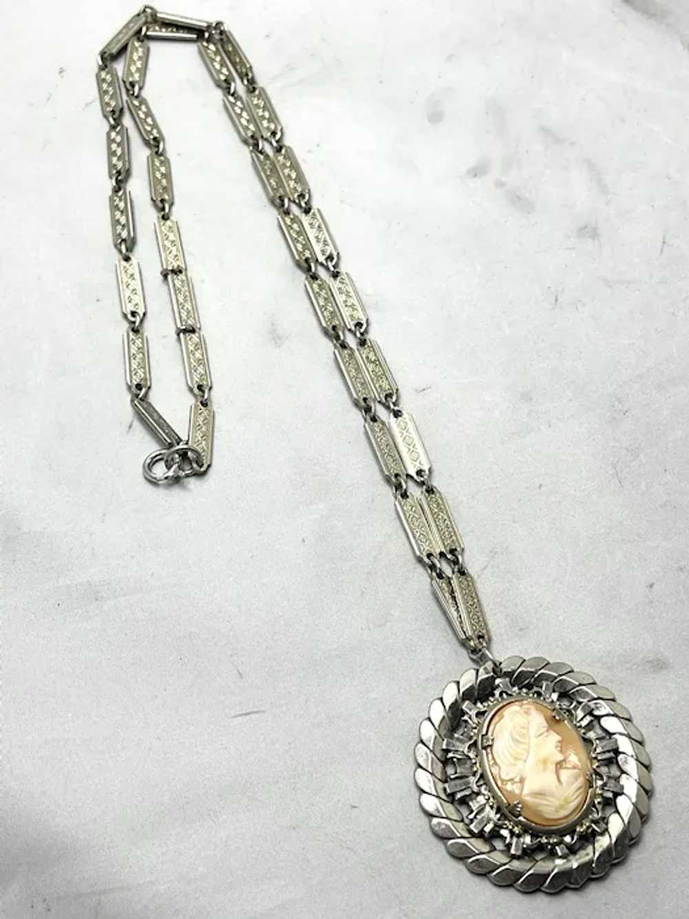 Vintage Cameo Pendant Chain Necklace - image 2