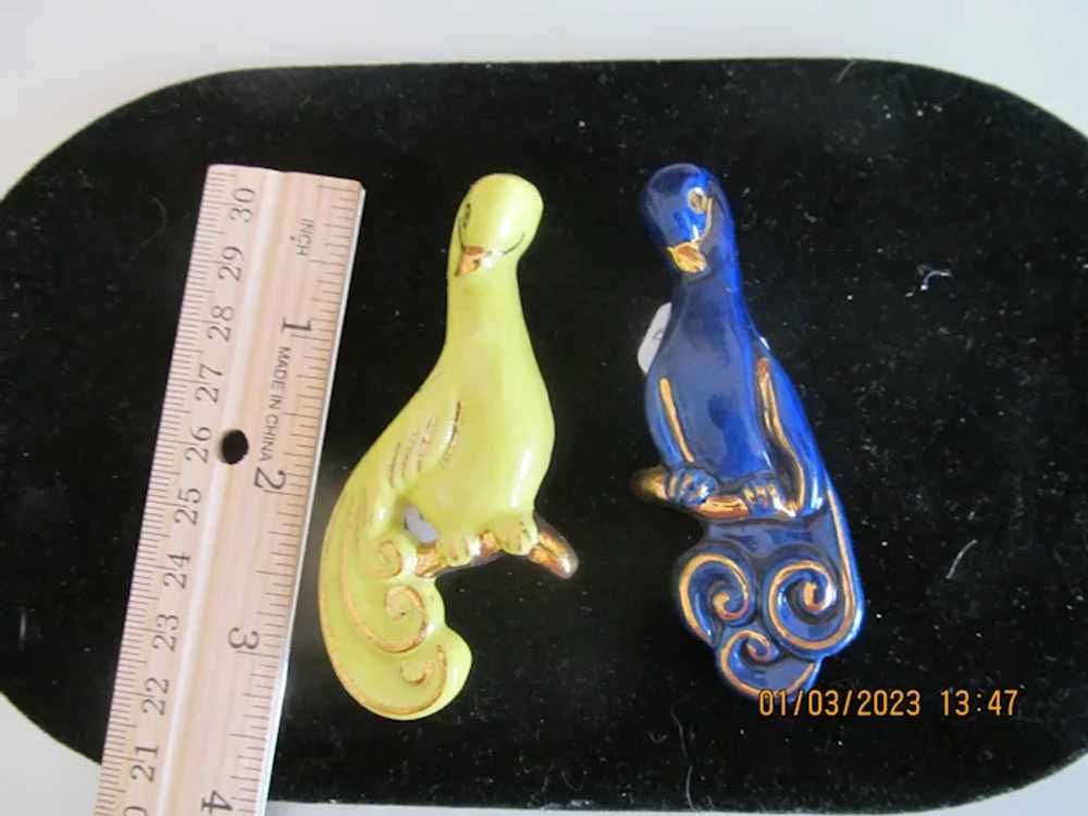 Two lovely Ceramic bird pins E. Horton or Norton? - image 2