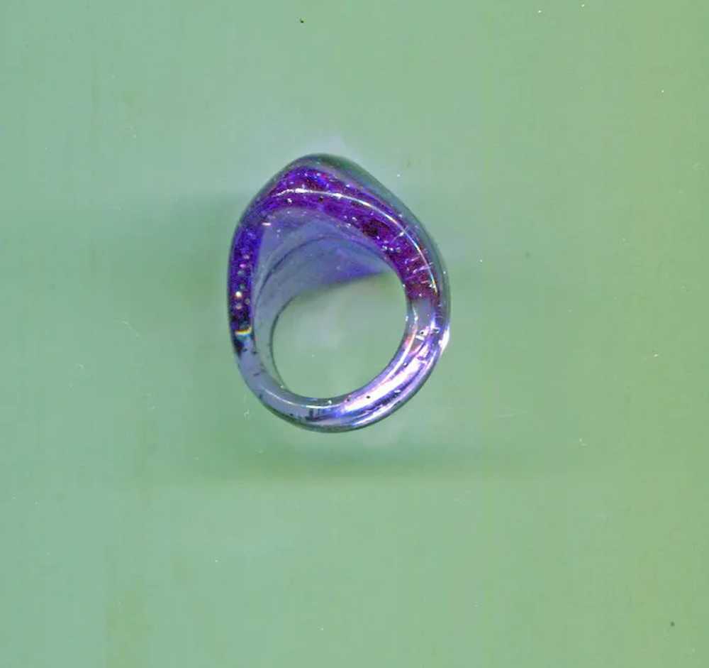 Vintage Huge Light Purple Confetti Lucite Ring - image 3