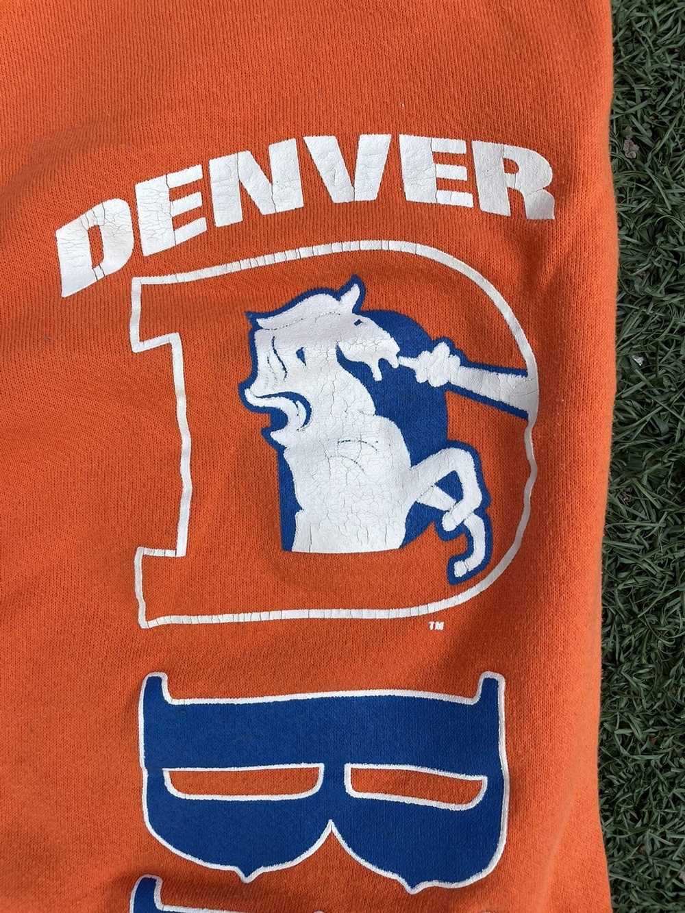 90s Vintage Denver Broncos NFL T-shirt Size XL Retro Stripes