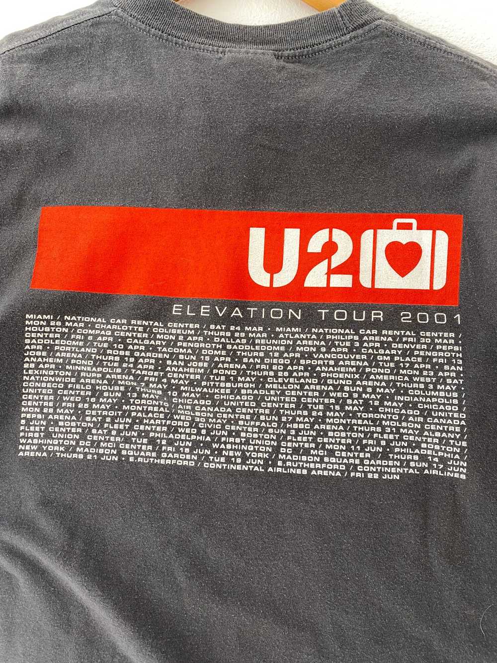 Vintage U2 "Elevation Tour 2001" T-Shirt Sz. L - image 6