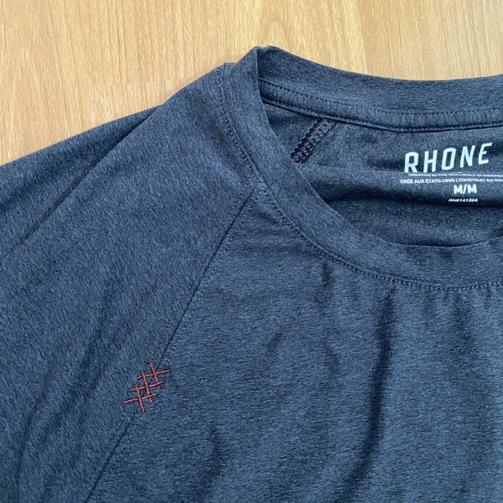 Streetwear Rhône Men’s Reign Workout Shirt Size M… - image 3