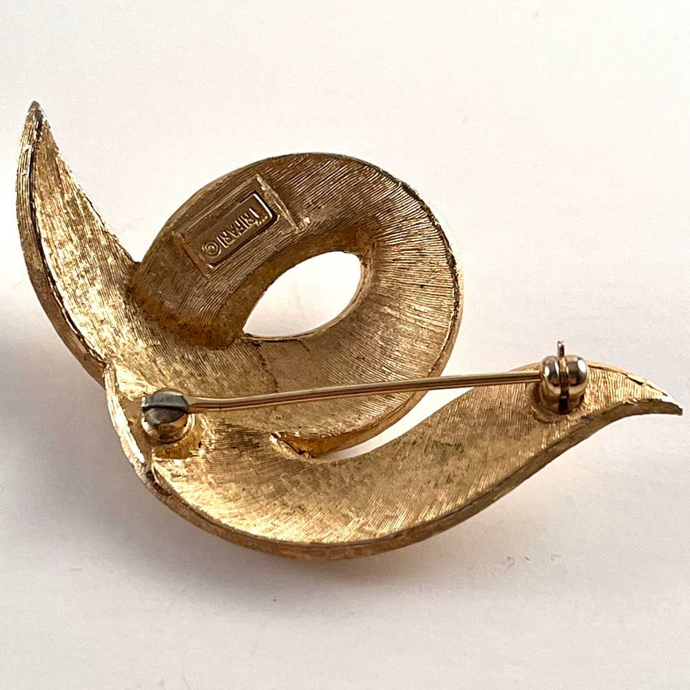 Late 50s/ Early 60s Crown Trifari Brooch & Earrin… - image 7