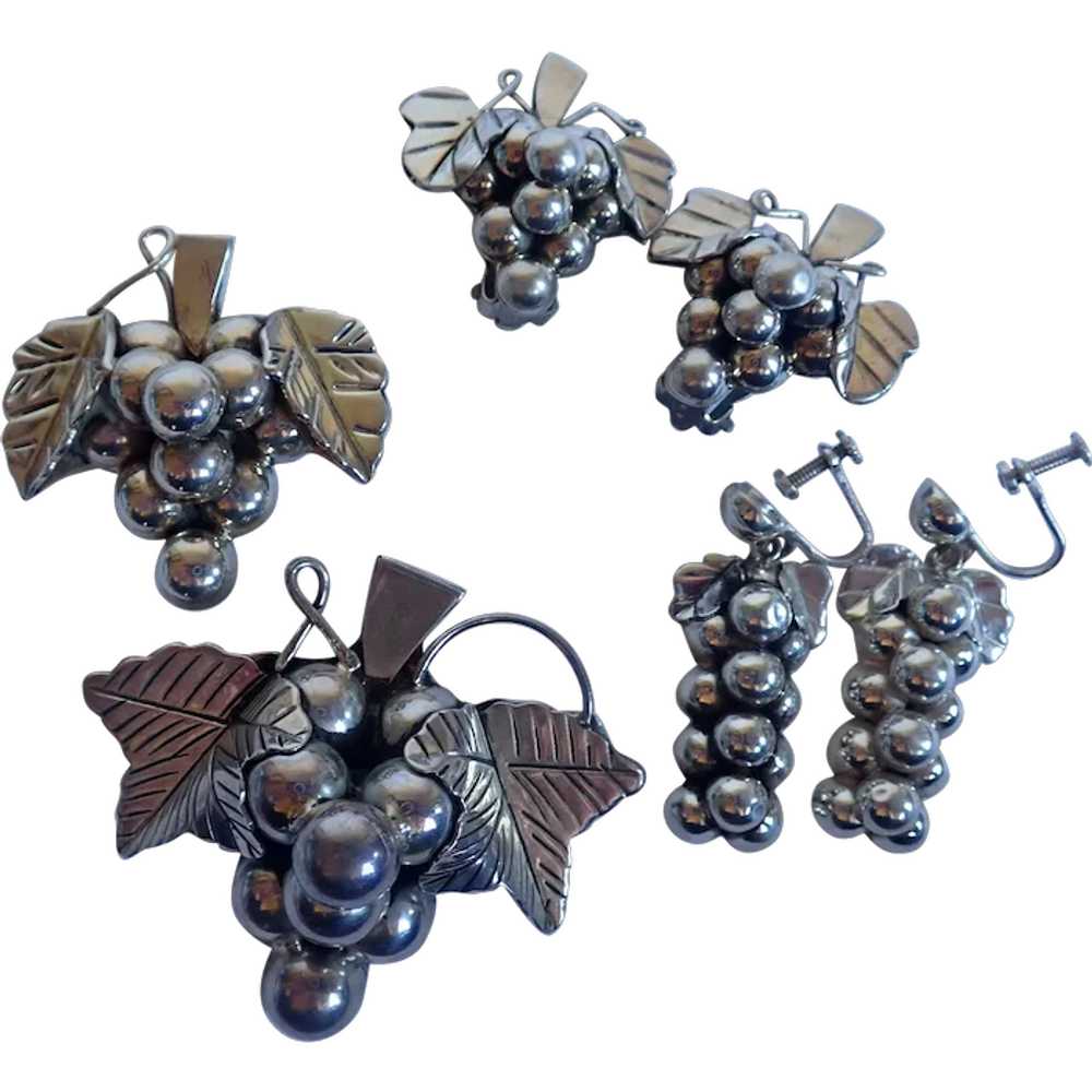 *Vintage Taxco Mexico Sterling Bunches Of Grapes … - image 1