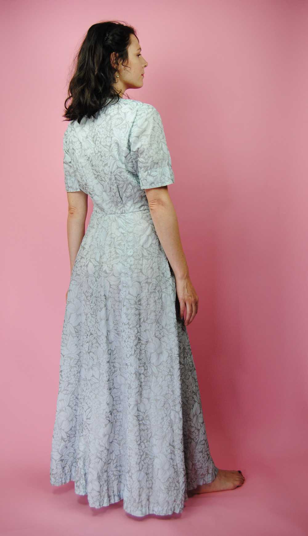 1950s Vintage Pale Blue and Silver Floral Lawn Ma… - image 2