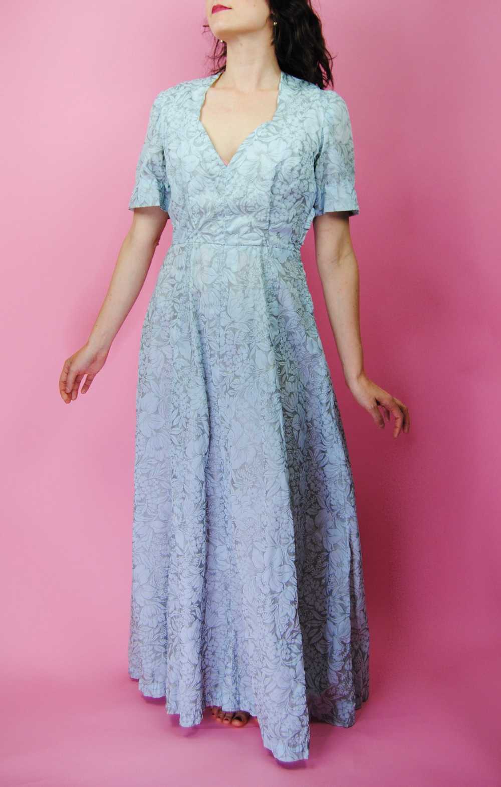 1950s Vintage Pale Blue and Silver Floral Lawn Ma… - image 5