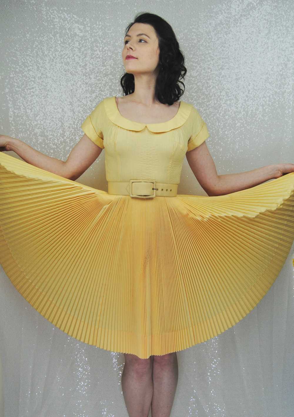 1950s Vintage Pat Premo Pastel Yellow Pleated Day… - image 2