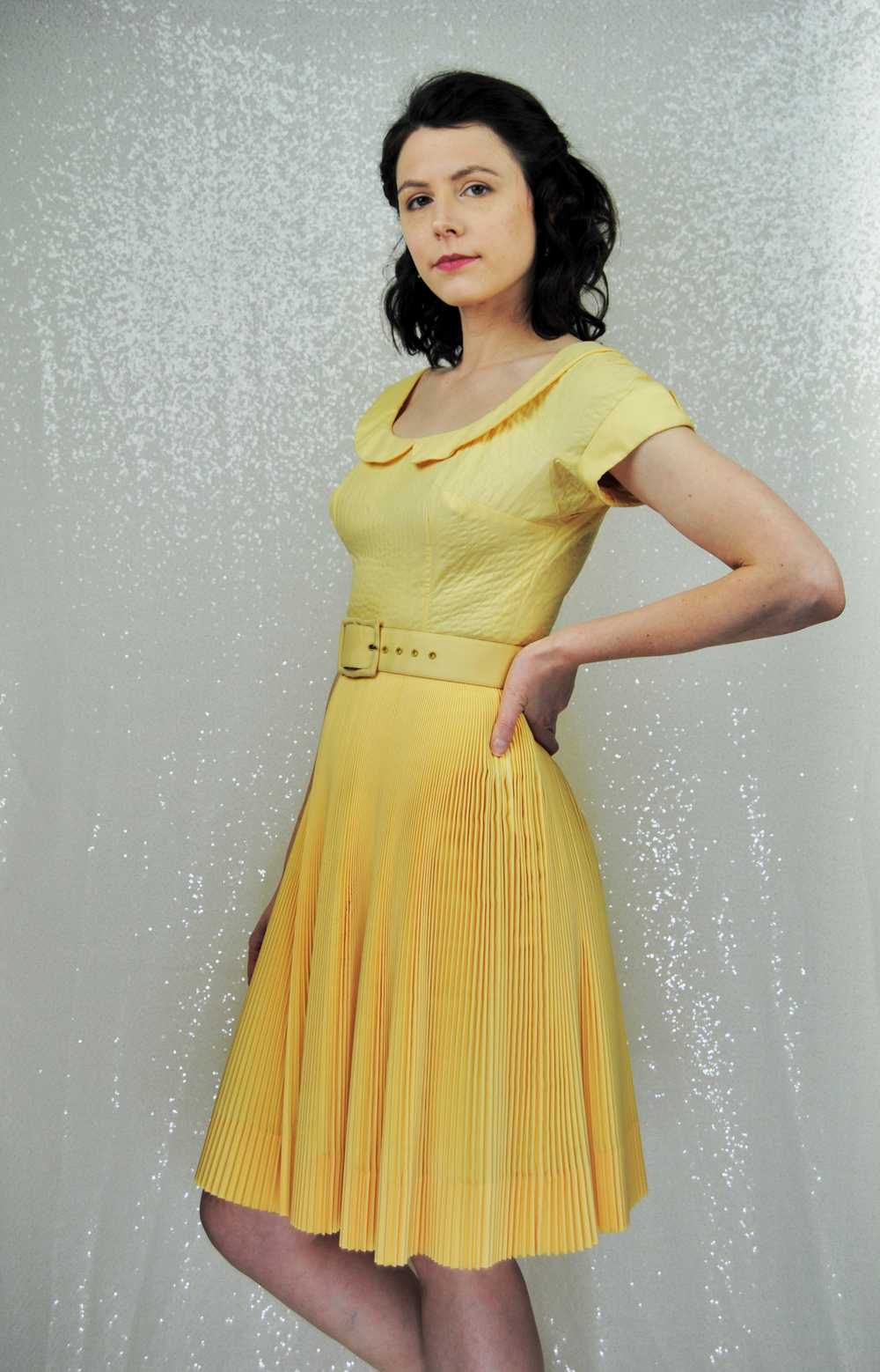 1950s Vintage Pat Premo Pastel Yellow Pleated Day… - image 3