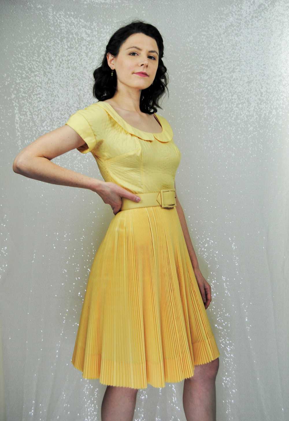 1950s Vintage Pat Premo Pastel Yellow Pleated Day… - image 6