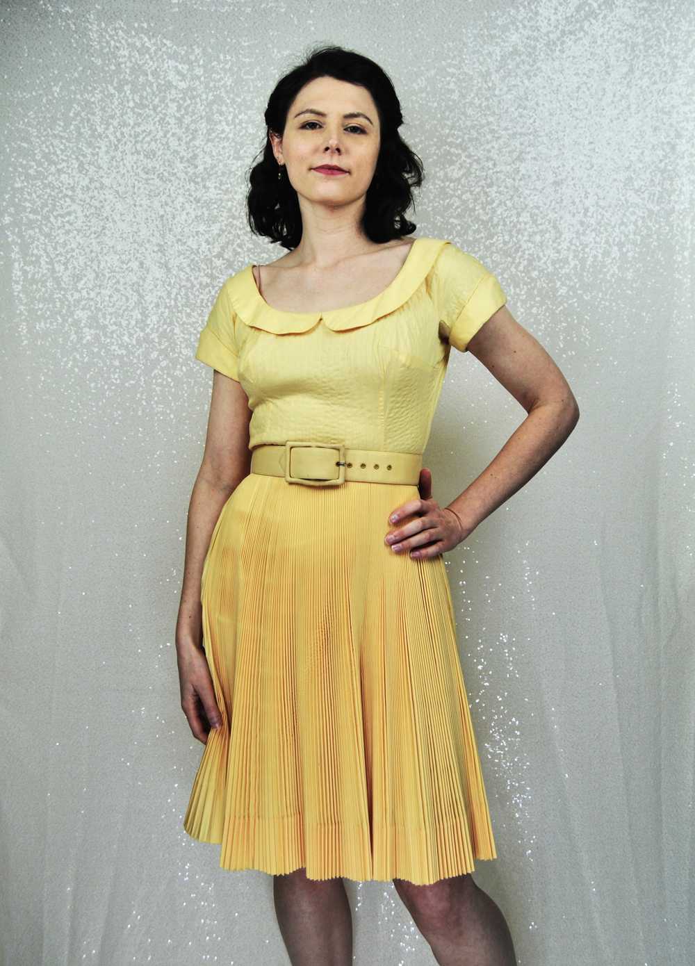 1950s Vintage Pat Premo Pastel Yellow Pleated Day… - image 8