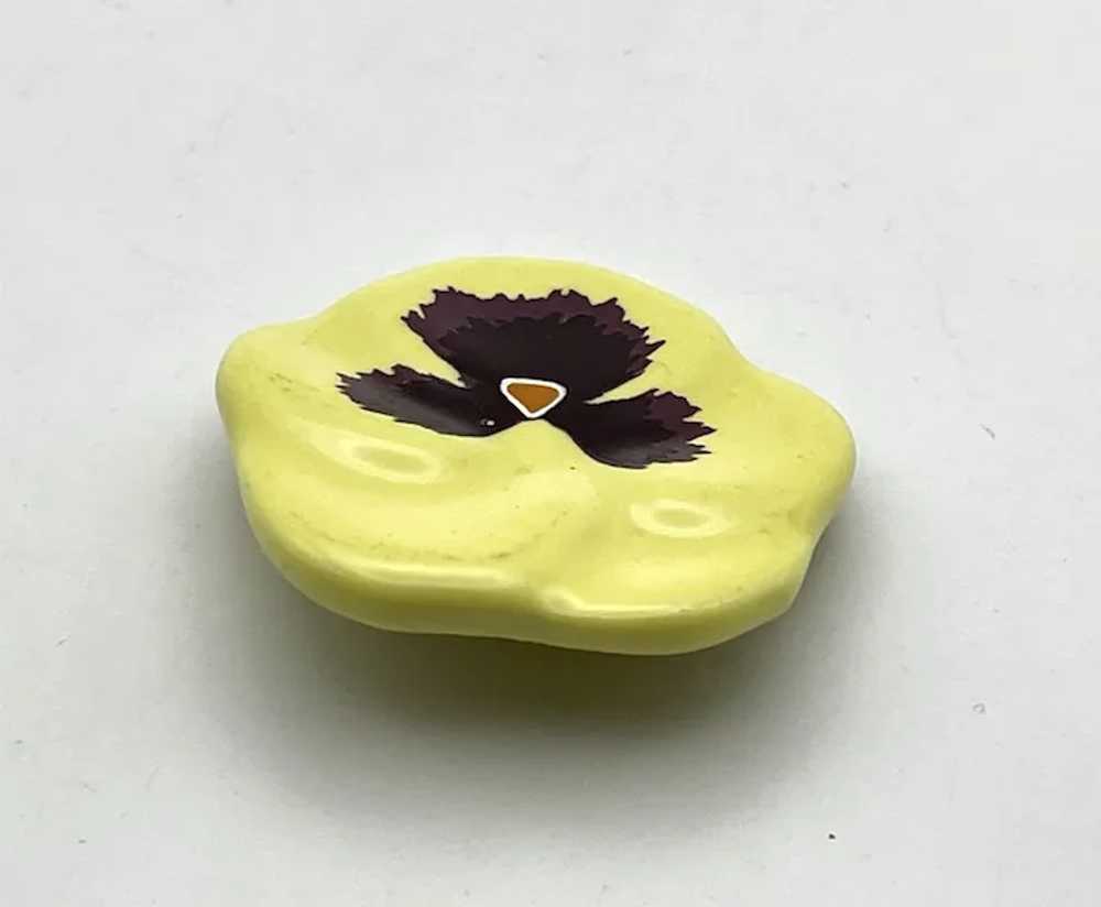 AVON signed Yellow Ceramic Flower Brooch with Pre… - image 5