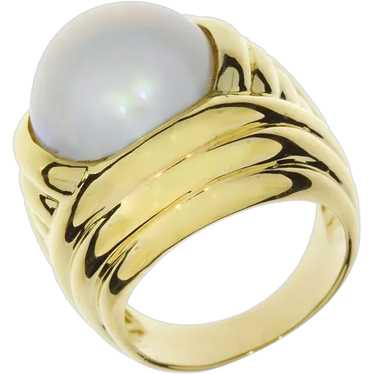 Vintage 18K Yellow Gold Mabe Pearl Ridged Dome Rin