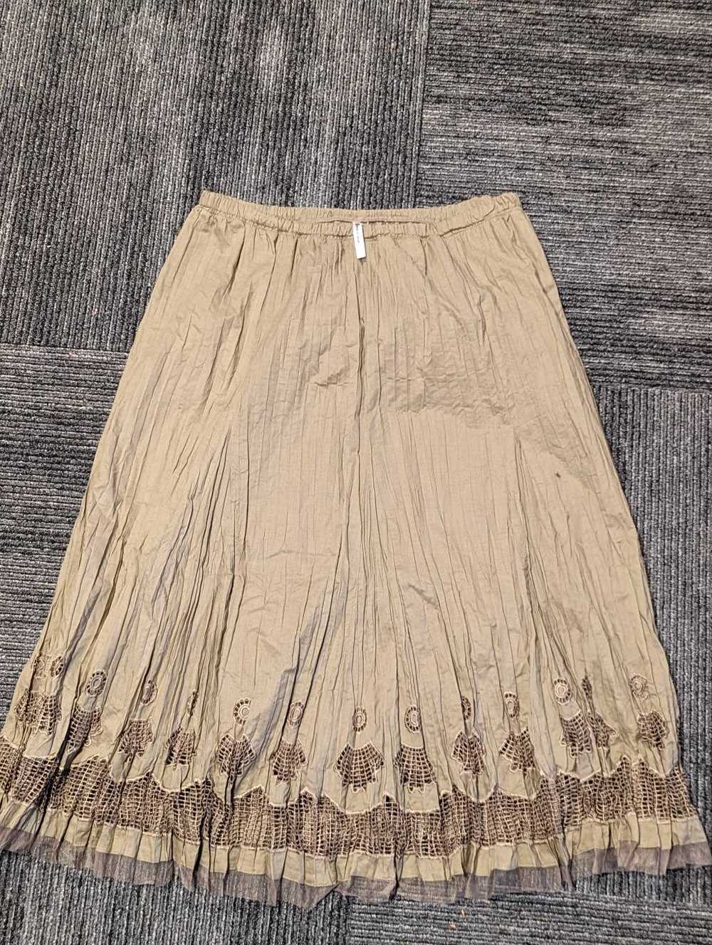 Peter Nygard Collection Gorgeous tan skirt - image 1