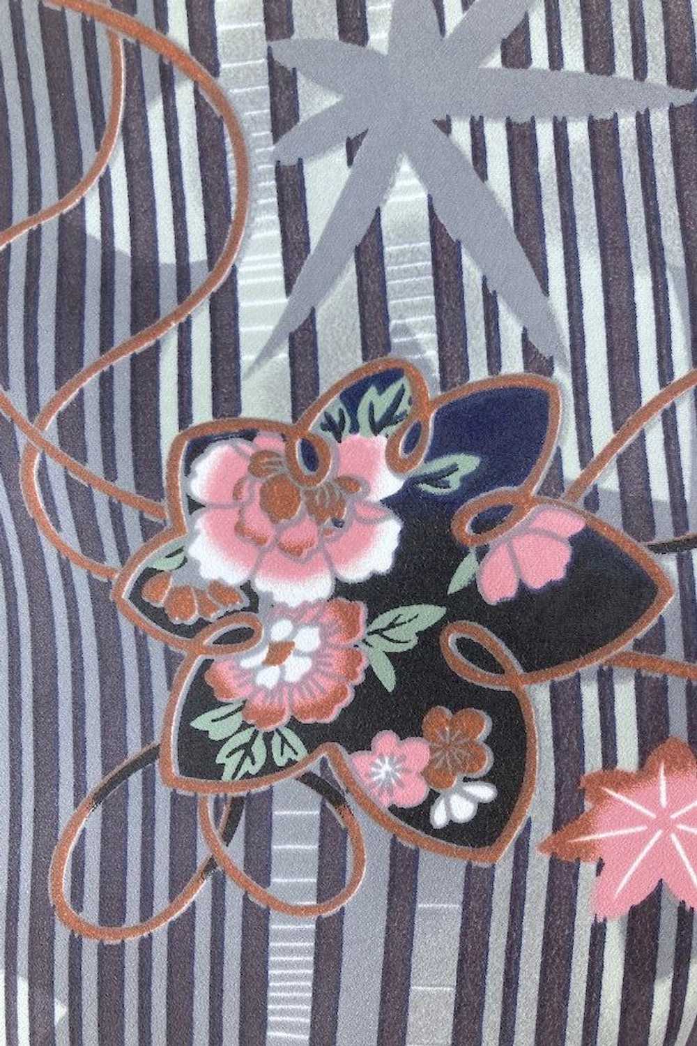 Vintage Dark Grey & Pink Floral Kimono - image 3