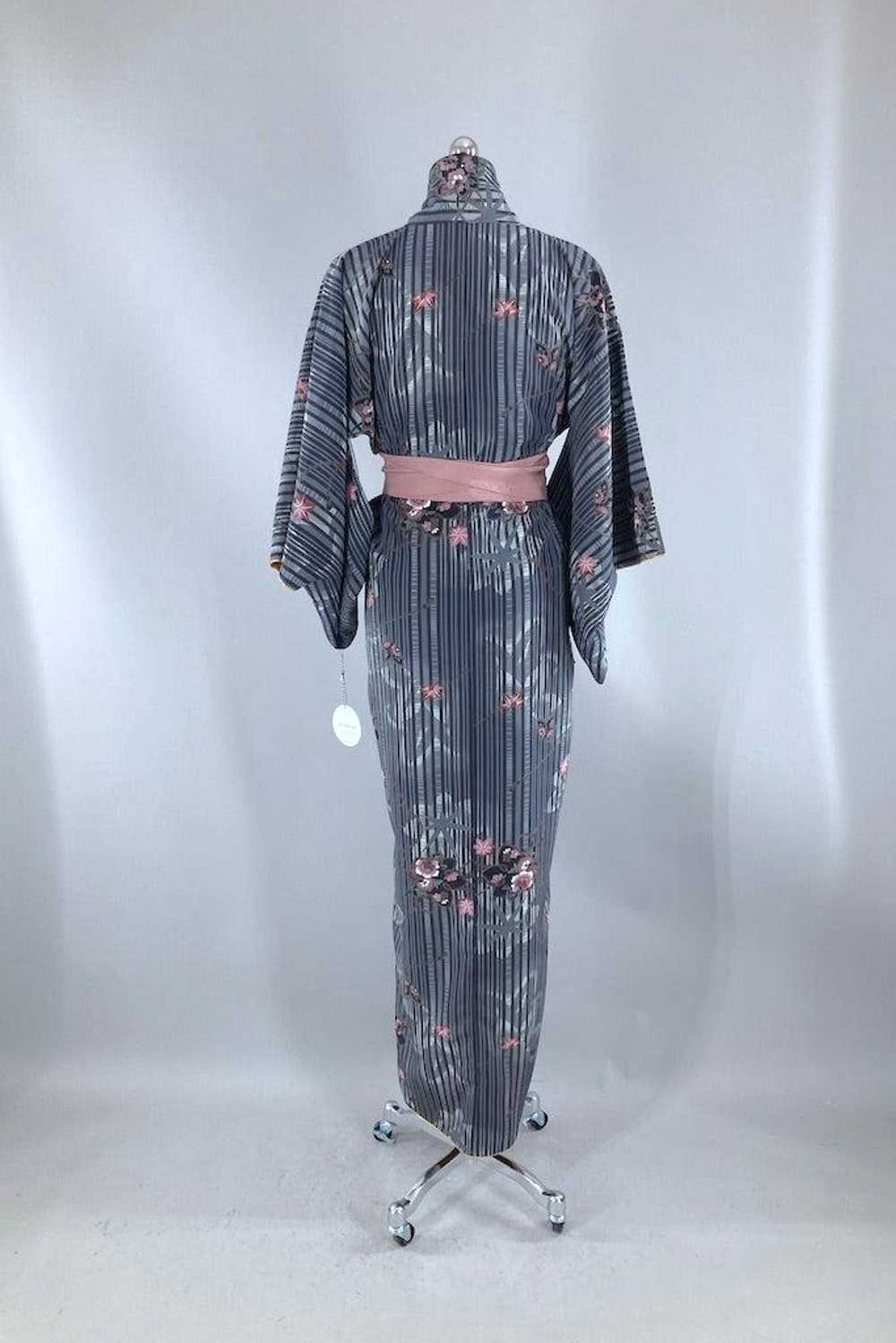 Vintage Dark Grey & Pink Floral Kimono - image 5