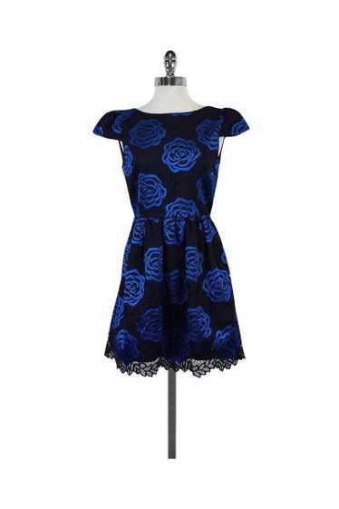 Alice & Olivia - Black & Blue Floral Lace Nelly Dr