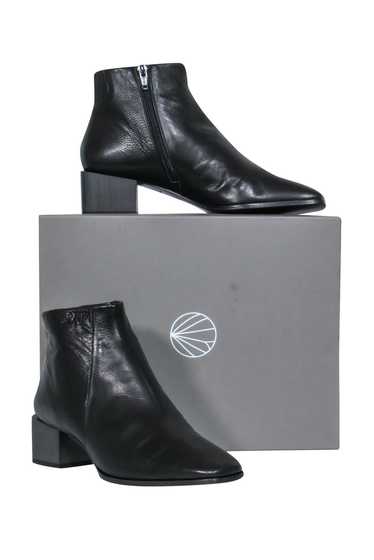 Coclico - Black Pebbled Leather Block Heel “Frida”