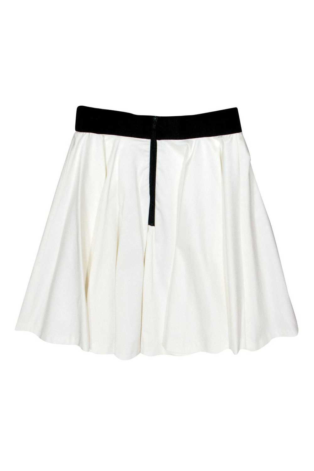 Milly - White Flare Skirt w/ Black Waistband Sz 4 - image 2