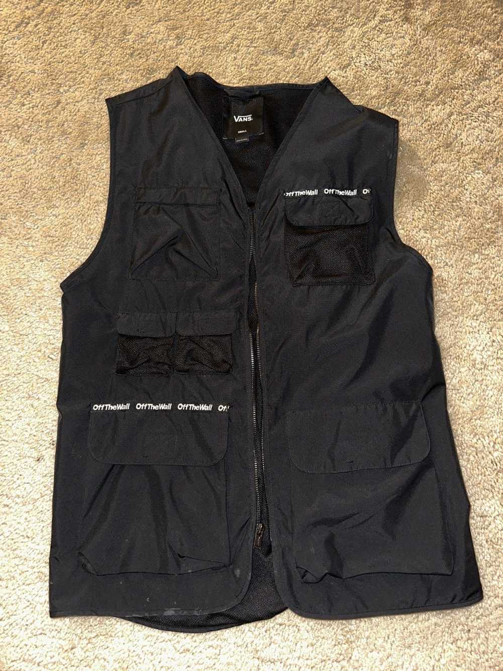 Vans VANS OFF THE WALL BLACK VEST SIZE S - image 1