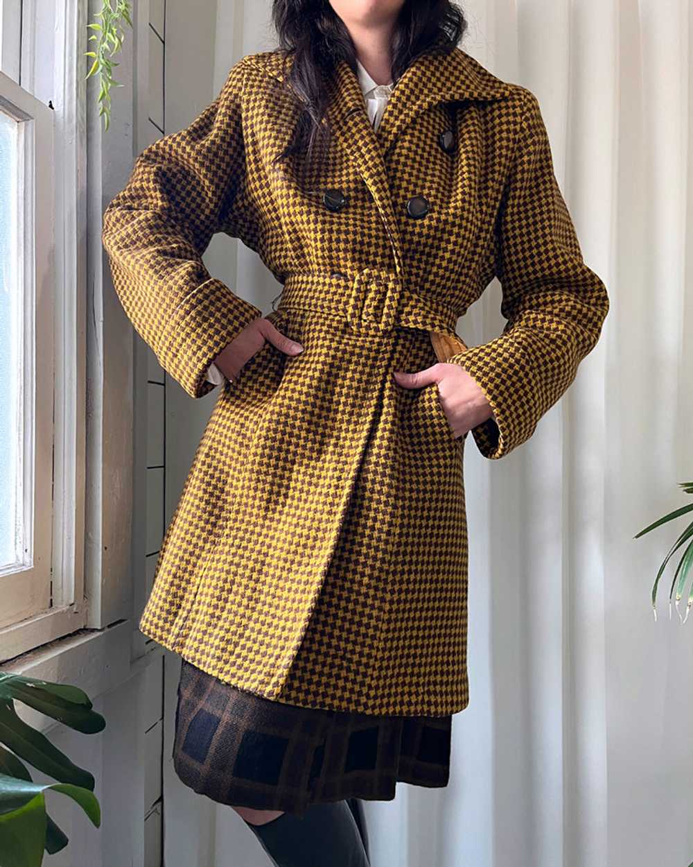 40s Belted Houndstooth Wool Coat - image 1