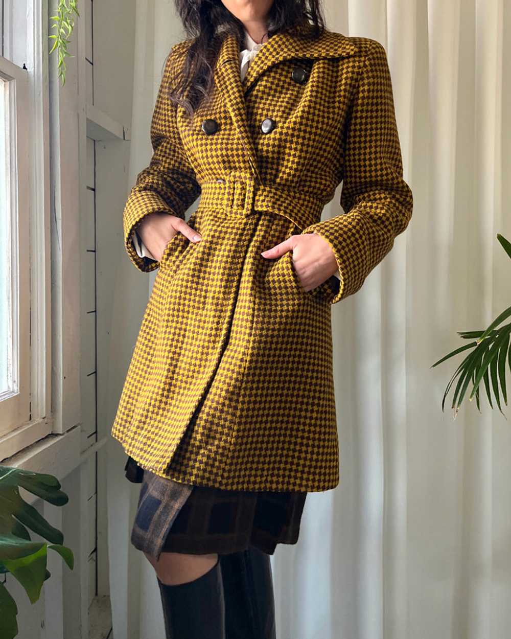 40s Belted Houndstooth Wool Coat - image 4