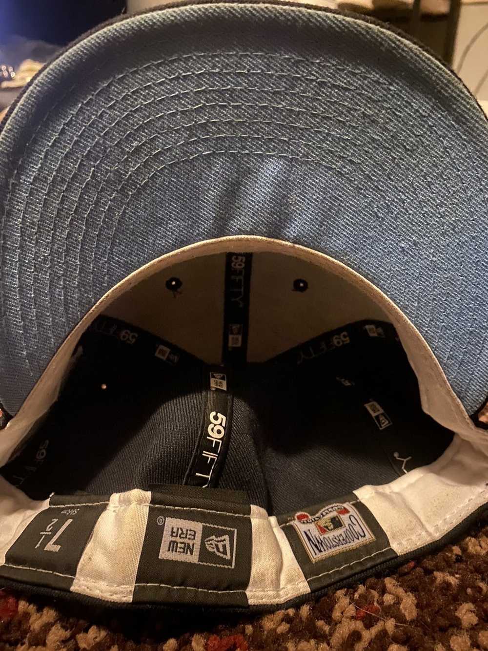 New Era Yankee fitted hat 7 1/2 - image 3