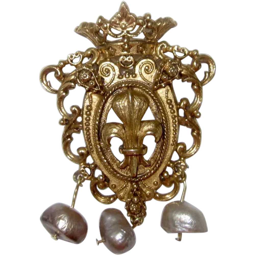 Crest Brooch, Pendant - image 1