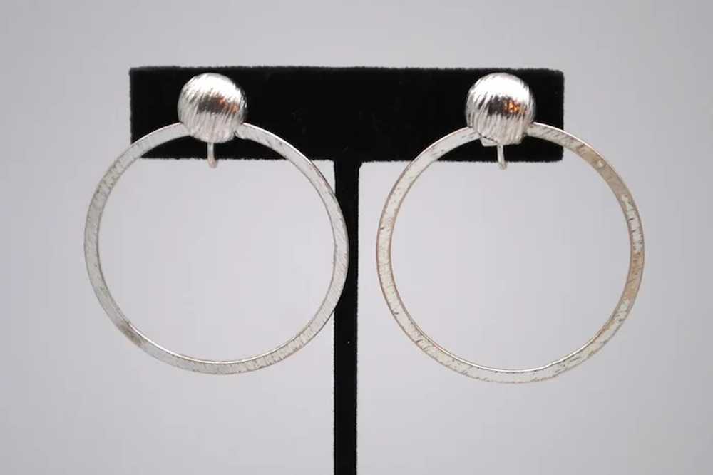 1960s Mod Texted Dangle Earrings - image 2