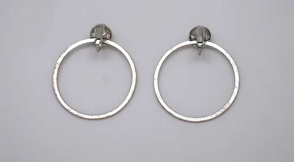 1960s Mod Texted Dangle Earrings - image 3