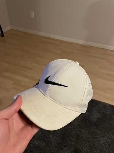 Nike × Streetwear White Nike Golf Flexfit Hat