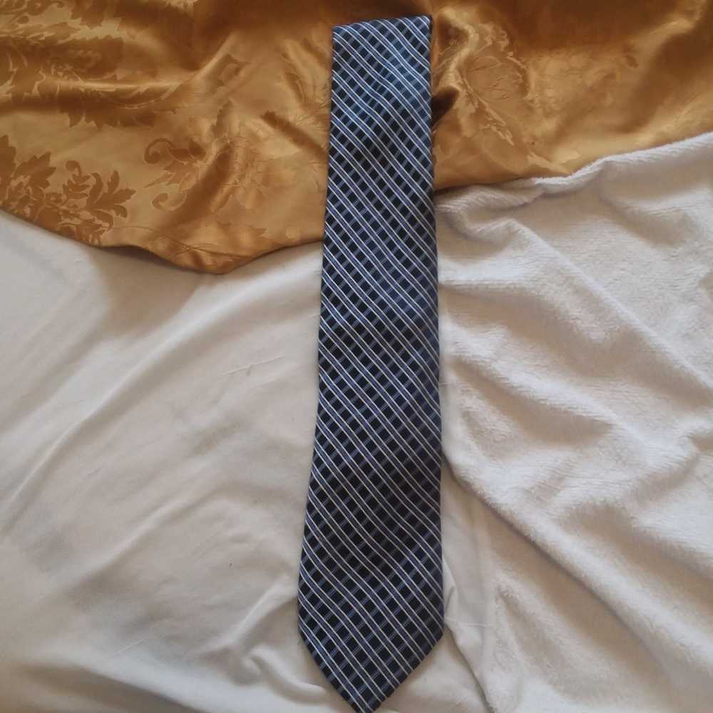 Izod Dapper Hand Made Silk Tie from the Tie Bar - image 2