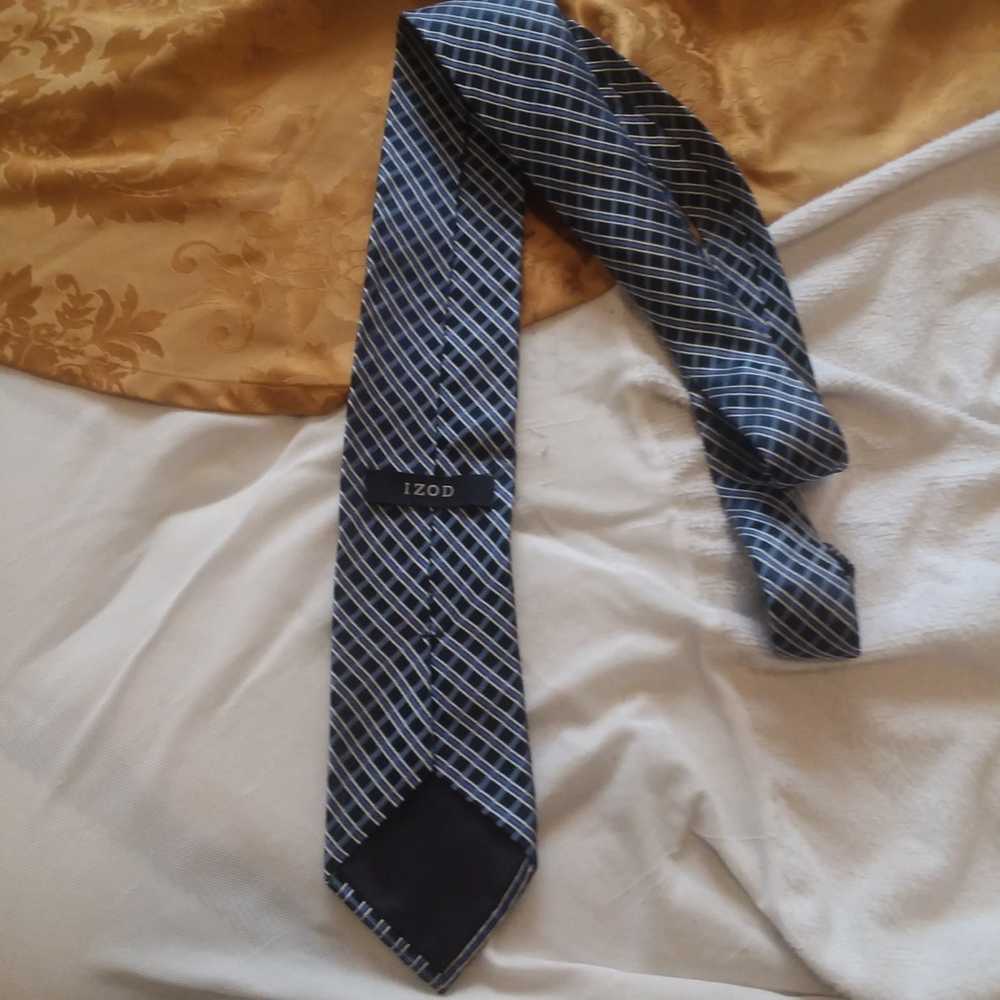 Izod Dapper Hand Made Silk Tie from the Tie Bar - image 3