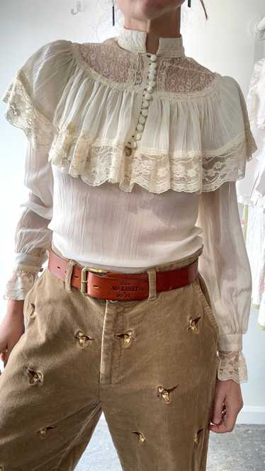 vintage frilly blouse with - Gem
