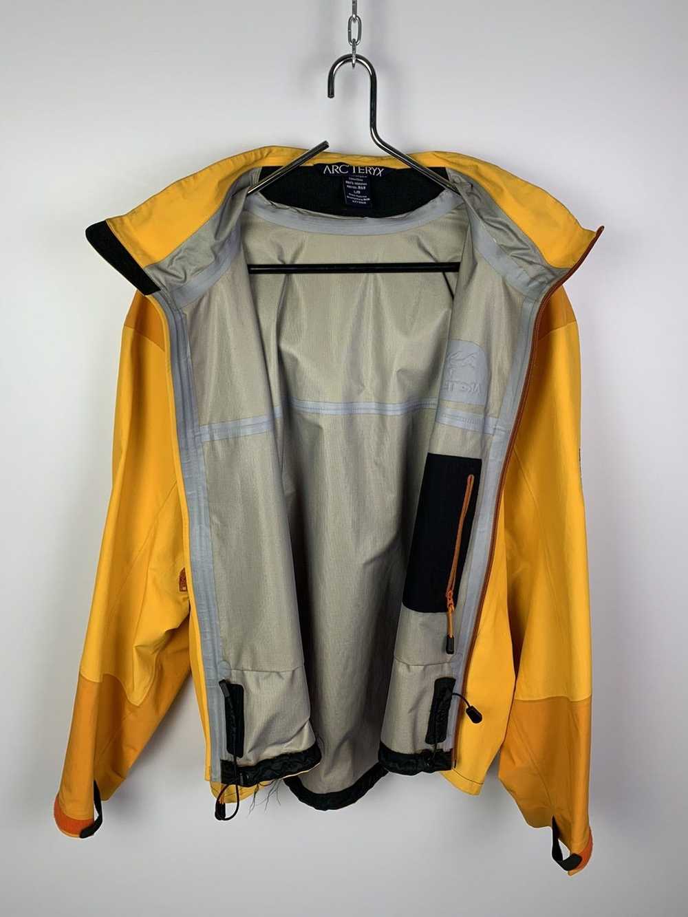 Arc'Teryx Arc'teryx Gore-Tex Beta AR Yellow Orange - image 8