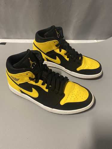 Jordan Brand Jordan 1 Retro Mid New Love 2017 Dam… - image 1