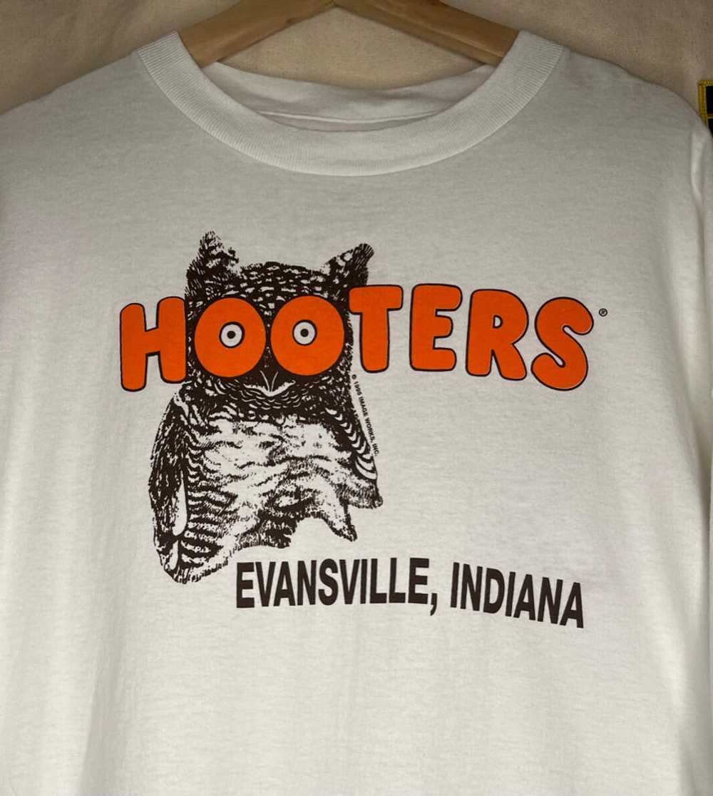 Hooters Evansville Indiana T-Shirt: XXL - image 4