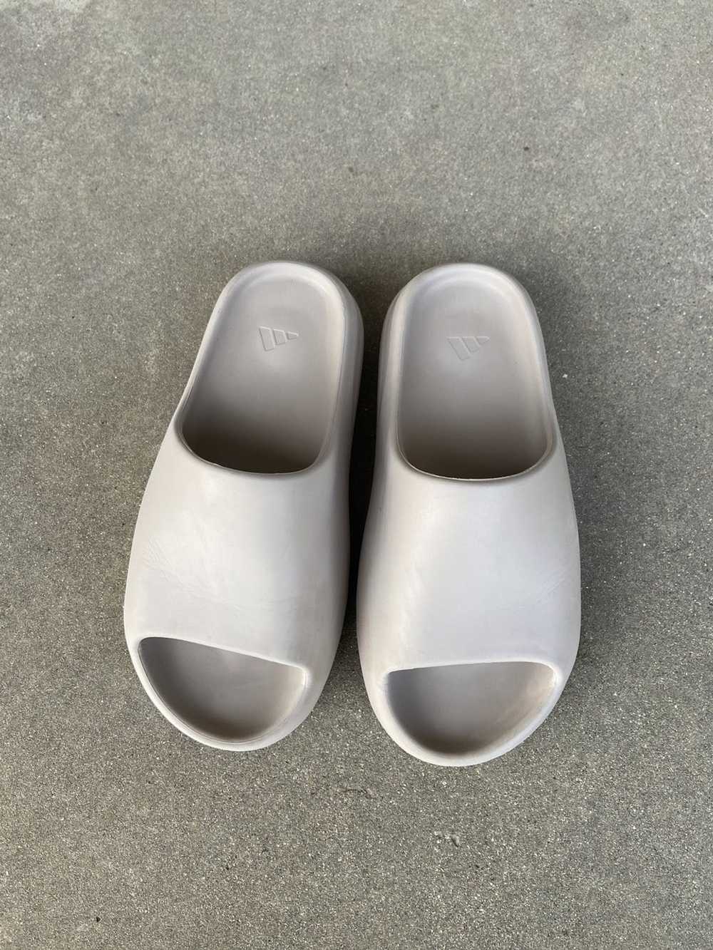 Adidas × Kanye West Yeezy Slide Pure Size 9 - image 4