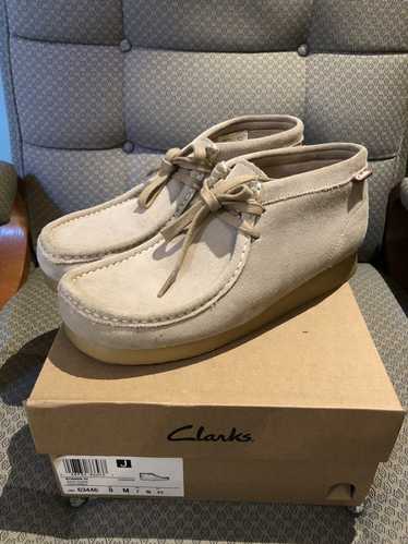 Clarks stinson hi clearance sand suede