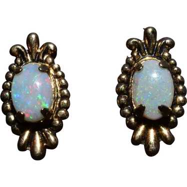 Ladies Antique 14K Yellow Gold Opal Stud Earrings