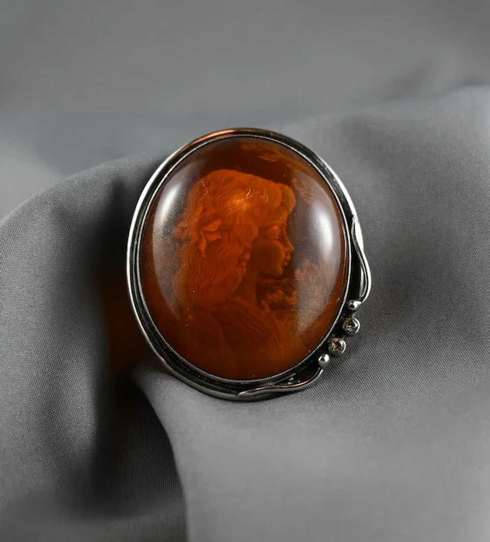 Vintage Reverse Intaglio Amber Cameo Brooch Penda… - image 4