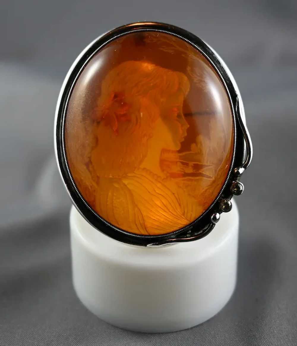 Vintage Reverse Intaglio Amber Cameo Brooch Penda… - image 6