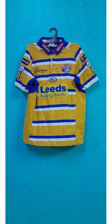 日本未発売　LEEDS RHINOS　ラグビートレーニングシャツ Leeds Rhinos 2025 Retail Playing Amber Alternate Shirt